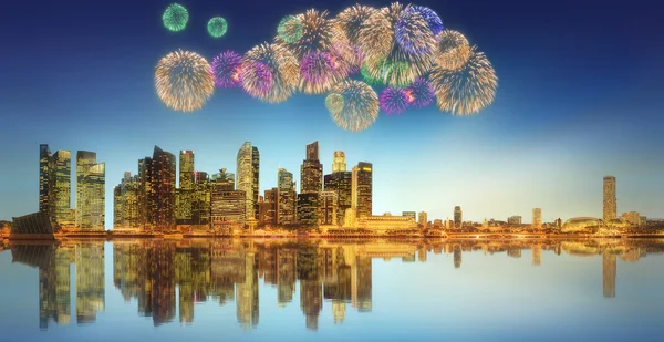 Hermosos fuegos artificiales en Marina Bay, Singapur —  Fotos de Stock