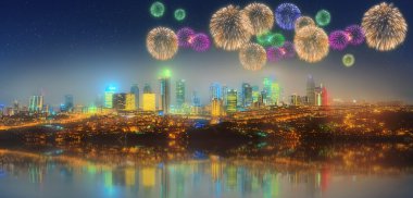 Gece havai fişek ile Istanbul Panoraması