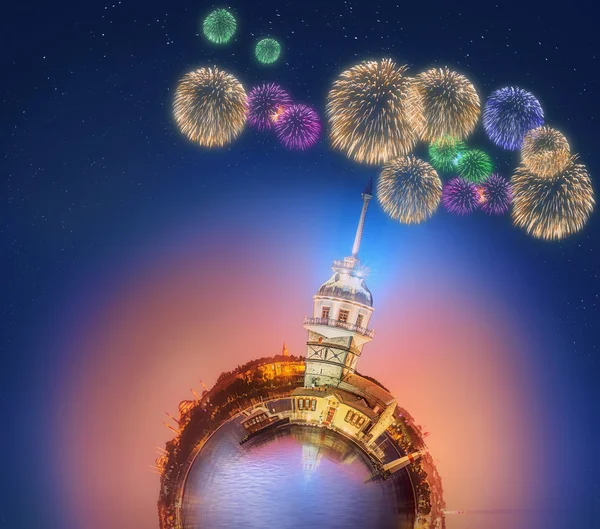 Miniatur-Planet Erde mit allen Gebäuden, Attraktionen und Feuerwerk von Istanbul — Stockfoto