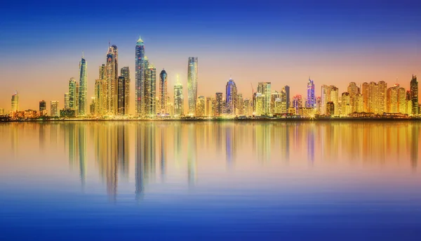 Il panorama di bellezza del porto turistico di Dubai. EAU — Foto Stock