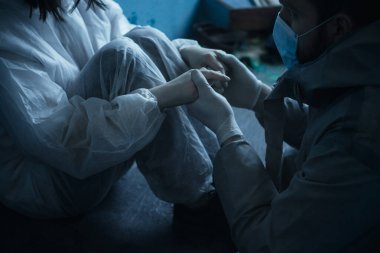 Çernobil radyoaktif tehdit unsurları. Tedavi ol. Panzehir. Yakın plan. Kimya. Enjeksiyon