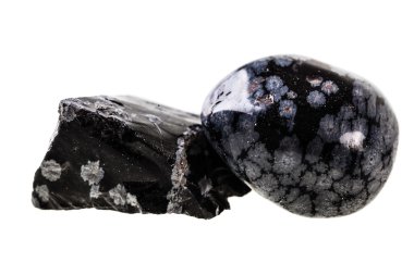 Beyaz obsidyen taşı