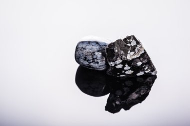 obsidyen taşı makro