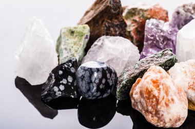 yarı değerli taşlar makro