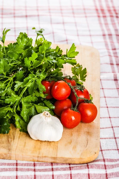 Tomates de perejil y ajo —  Fotos de Stock