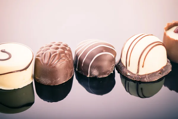 A sötét csokoládé praliné — Stock Fotó