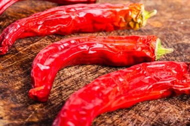 Kurutulmuş kırmızı baharatlı biber