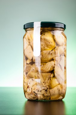 Cam Kavanoz korunmuş enginar