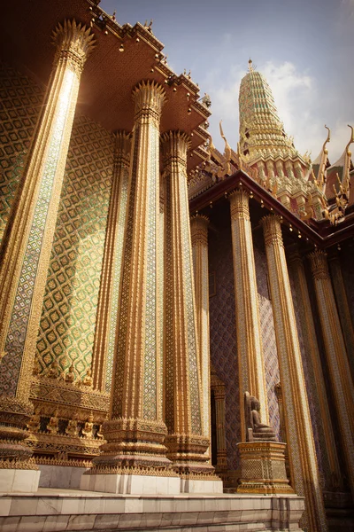 Phra Mondop columns — Stock Photo, Image