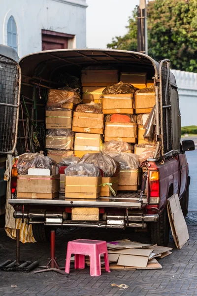 Van llenas de cajas — Foto de Stock