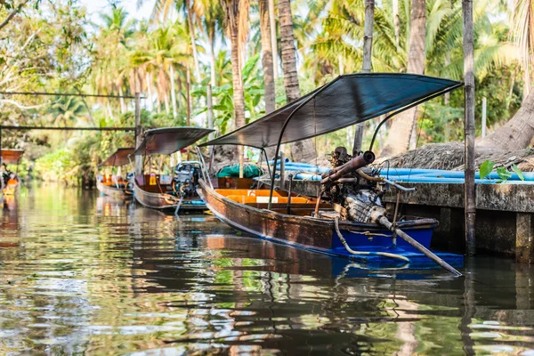 Thailändska lång svans båt — Stockfoto