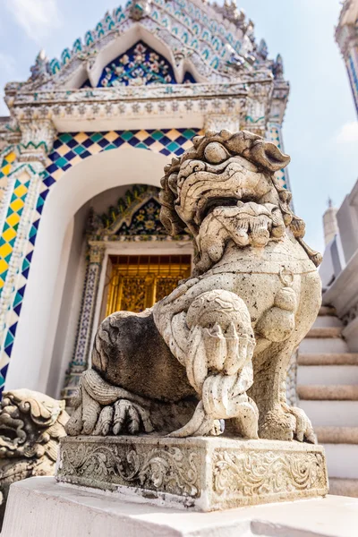 Estátua de leão chinês — Fotografia de Stock