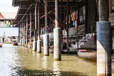 Kimse Damnoen Saduak