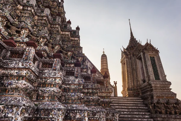 Wat Arun at dawn — Stock Photo, Image