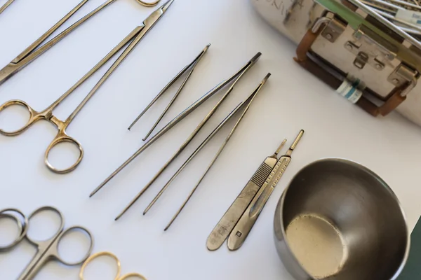 Arranged surgical instruments — Stock Photo, Image