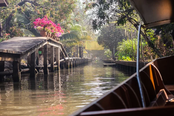 Segling i thailändska canal — Stockfoto