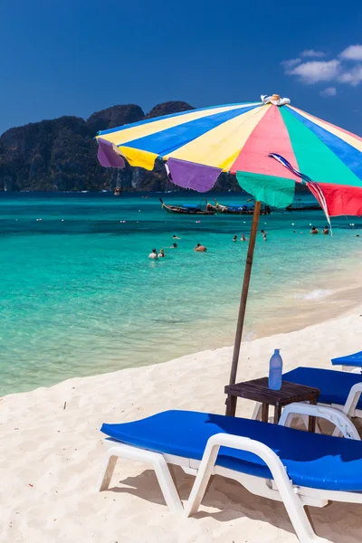 Vibrant beach — Stock Photo, Image