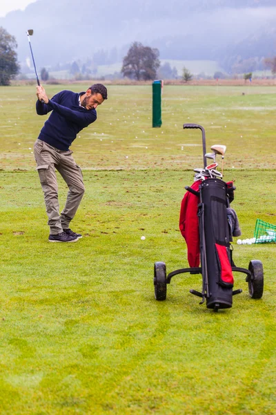 Oefenen op de drivingrange — Stockfoto