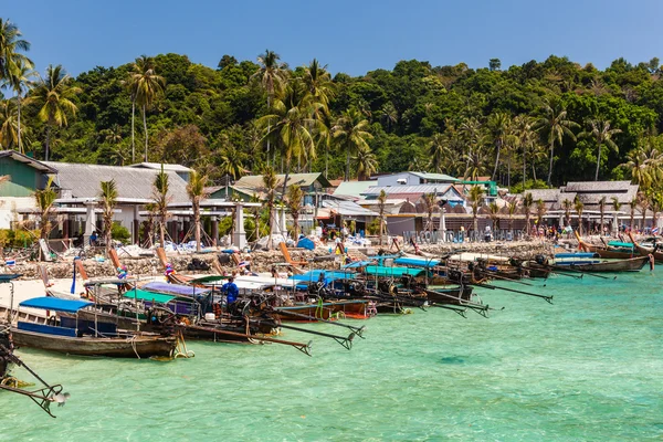 Phi Phi island harbor — Stock Photo, Image