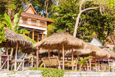 tropikal tatil köyü