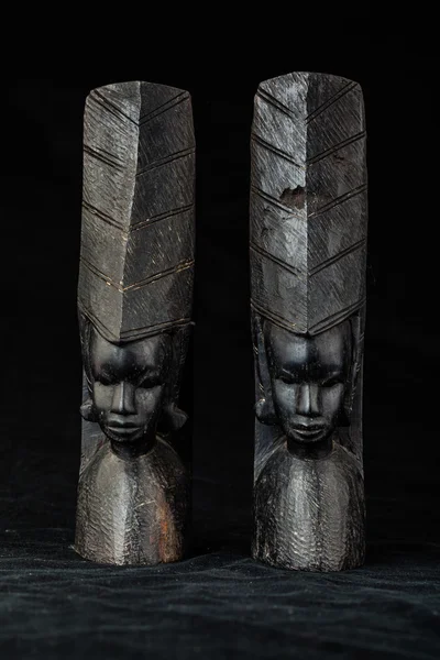 Wooden African bookends — Zdjęcie stockowe