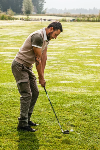 上品なゴルファー — ストック写真