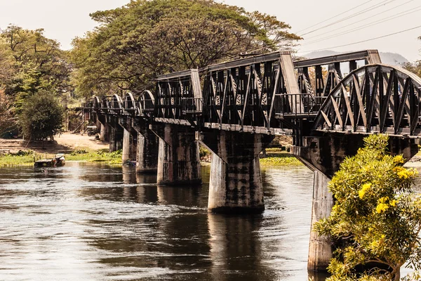Berühmte Brücke über den Fluss Kwai — Stockfoto