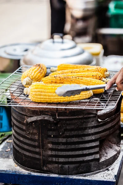 Barbacoa mazorca de maíz —  Fotos de Stock