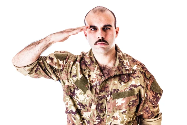 Soldat salutera — Stockfoto