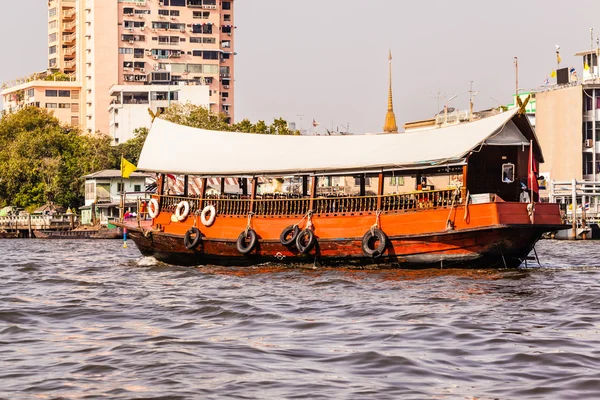 Łódź na Chao Praya — Zdjęcie stockowe