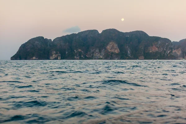 夜明けの崖 — ストック写真