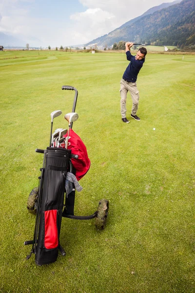Lone golfspeler — Stockfoto