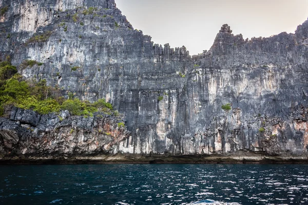 Tropical bay in thailand — Stock Photo, Image