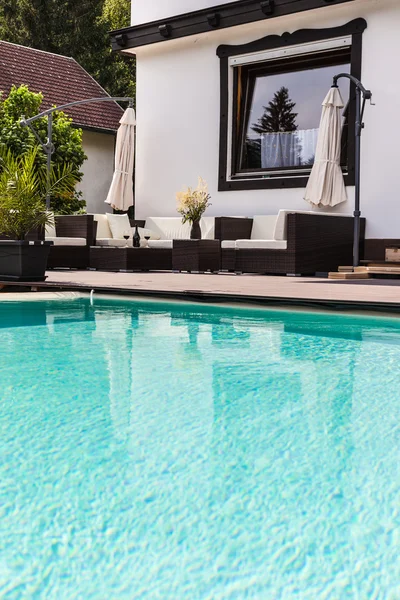 Big luxury pool lounge — Stock Photo, Image