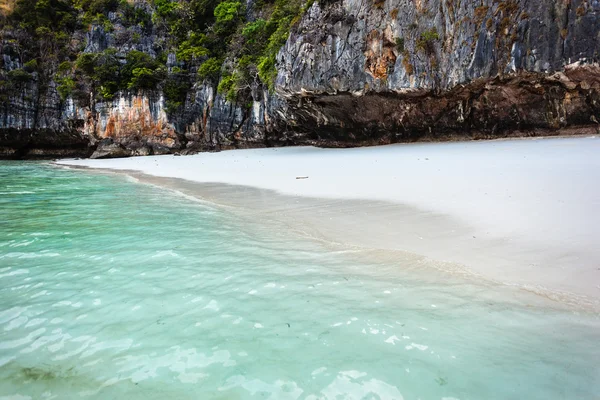 Vacker thailändsk strand — Stockfoto