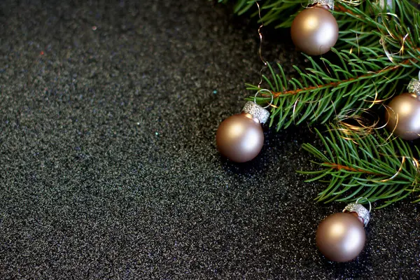 Fondo Decoración Navidad Año Nuevo Ramas Árbol Piel Bolas Vidrio —  Fotos de Stock