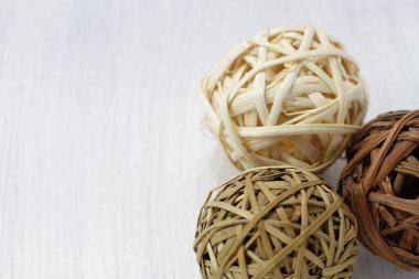 Kurutulmuş rattan topları, ev dekorasyonu, ahşap kırsal dekorasyon. 