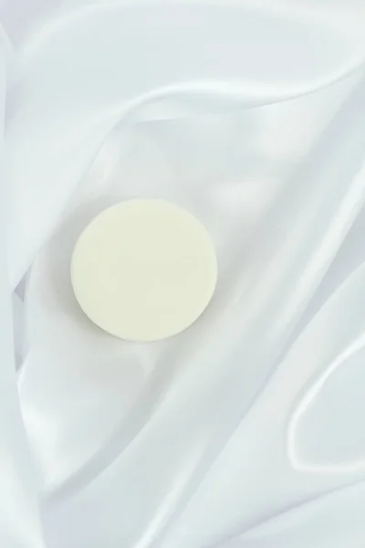 Λευκό Στερεό Σαπούνι Μπαρ Σαμπουάν Φόντο Μετάξι Καλλυντικά Μπάνιου — Φωτογραφία Αρχείου