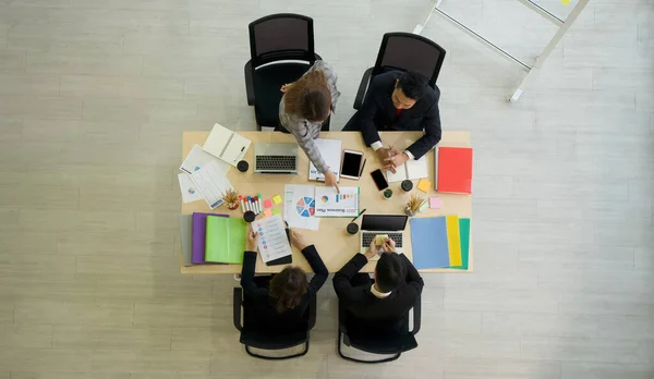 Ejecutivos Negocios Reunión Equipo 2021 Plan Negocios Oficina Moderna Con — Foto de Stock