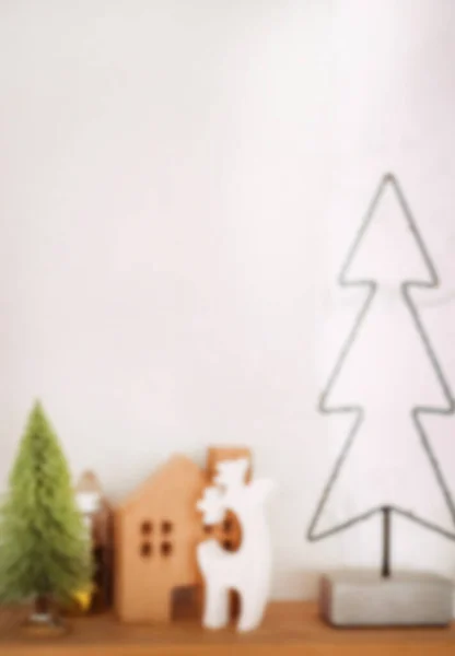 Foto Vertical Borrosa Portada Texto Árbol Navidad Con Una Casa —  Fotos de Stock