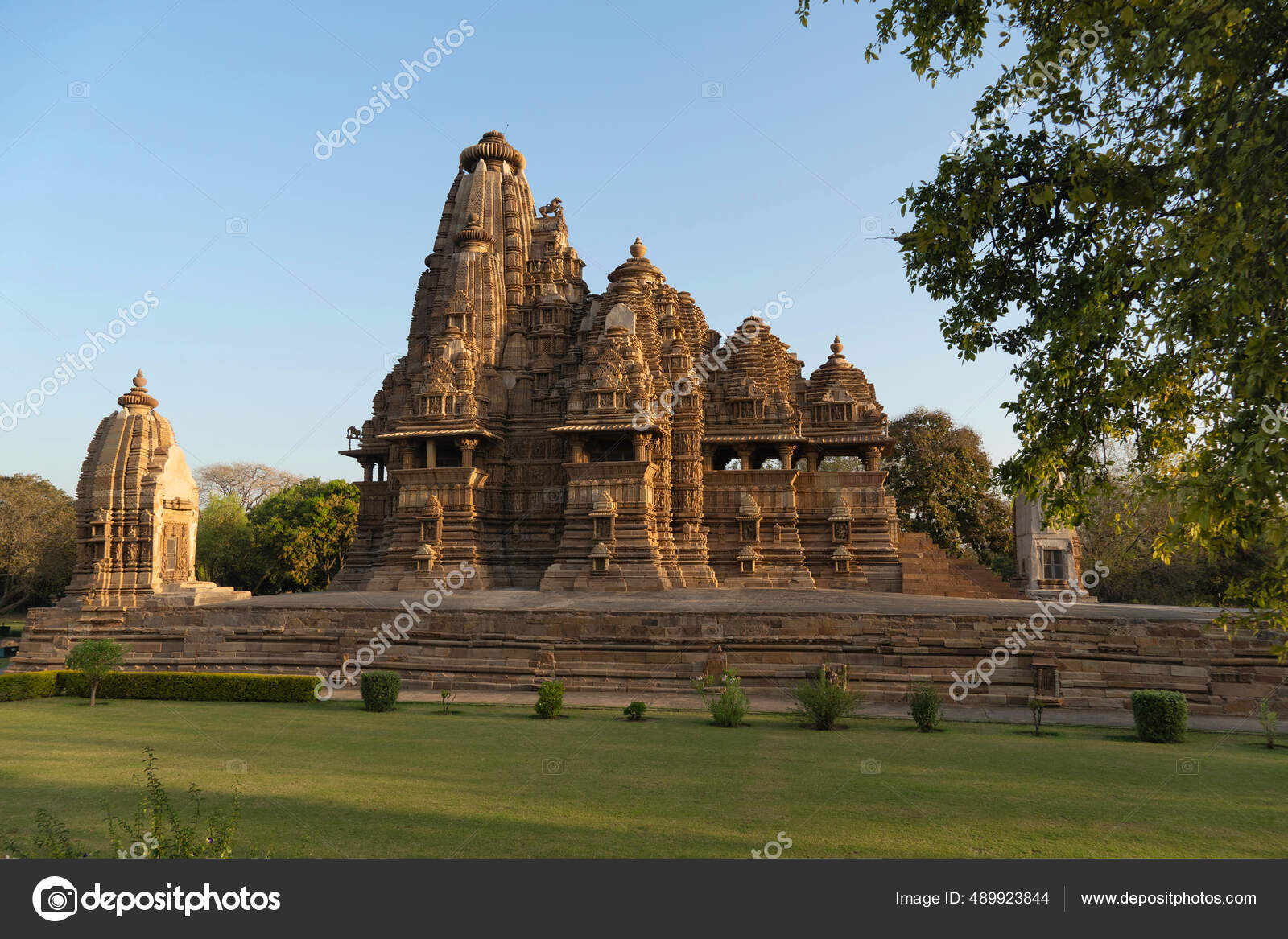 Detail of the Vamana Temple in Khajuraho, Madhya Pradesh, India. Forms part of the Khajuraho Group of Monuments, a UNESCO World Heritage Site. Stock Photo | Adobe Stock