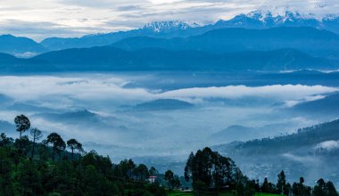Kamera lensi, elle ayarlanmış 500 mm.