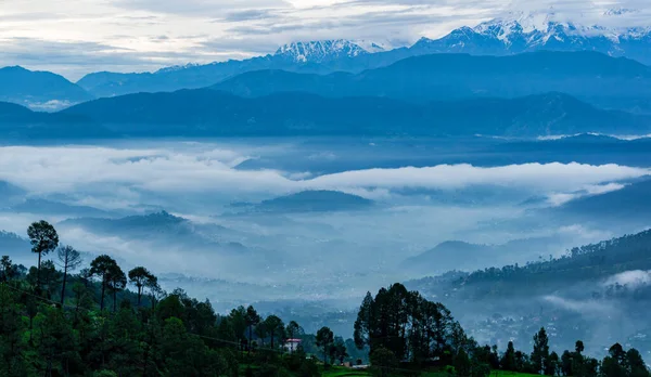 Kamera lensi, elle ayarlanmış 500 mm.