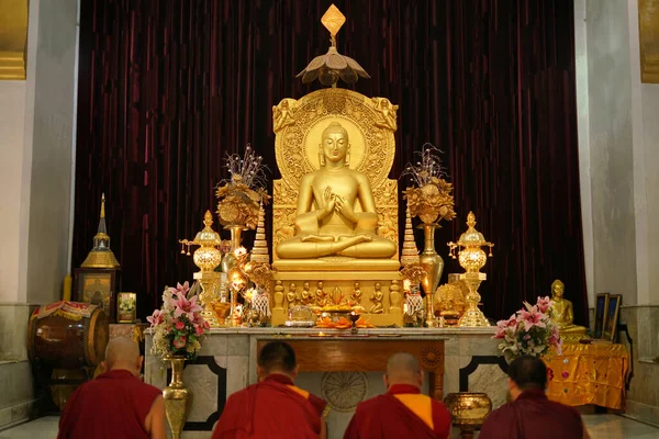 Budhha Statue Sarnath Uma Réplica Escavada Dharmachakra Pravartana Buddha Varanasi — Fotografia de Stock