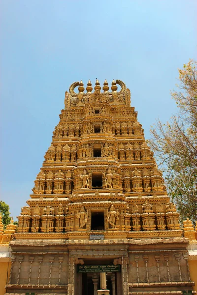 シュエタ バラハスワミー寺院 外マイソール宮殿 マイソール カルナタカ州 インド — ストック写真