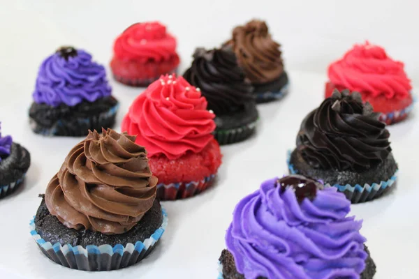 Vibrant Cupcakes Brown Red Purple Color — Stock Photo, Image