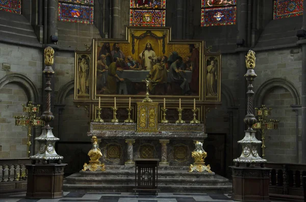 聖マルティン大聖堂のインテリアビュー 聖マーティン教会と呼ばれます イーペル ベルギー ヨーロッパ — ストック写真