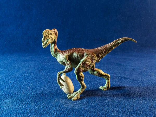 Dinosaurie Modell Den Mörkblå Bakgrunden — Stockfoto