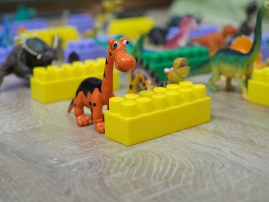 Oyuncak Dinozor Okulu