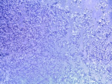 Pencere camında soğuk kış desenleri var. Yakın plan..